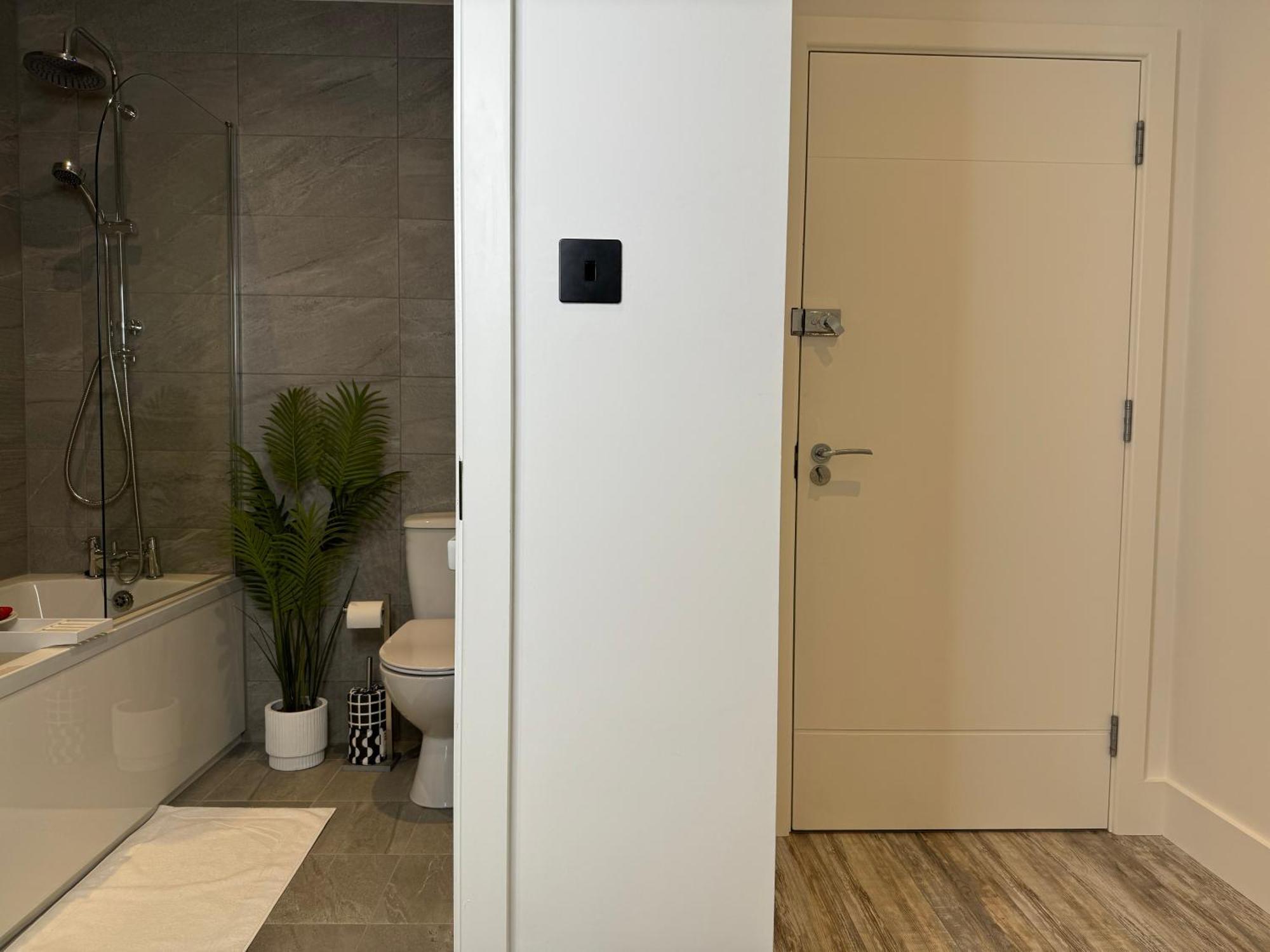 Modern One-Bedroom Apartment Swindon Exterior foto