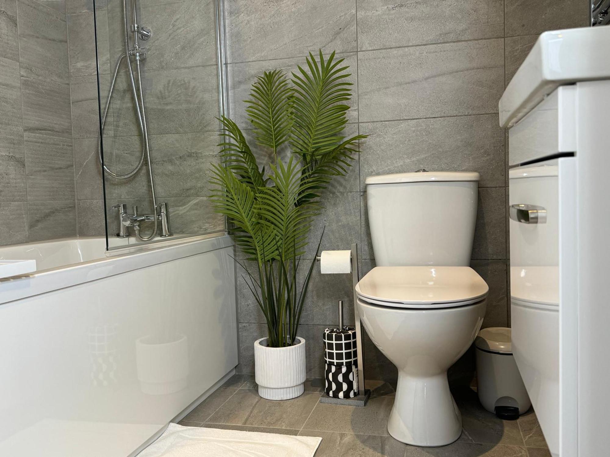 Modern One-Bedroom Apartment Swindon Exterior foto